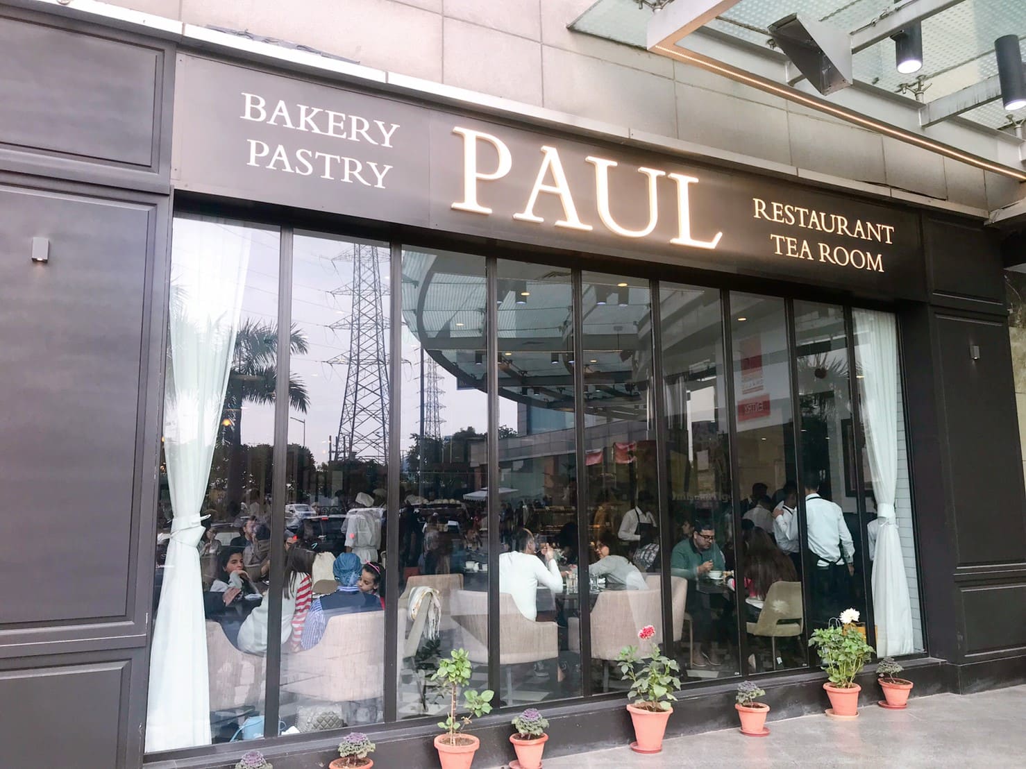 インド・グルガオンでパリの老舗《PAUL》の本場フランスパン＆デザートを楽しもう！ インドで働くという選択